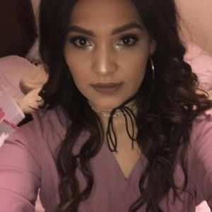 Meet your Posher, Mayra